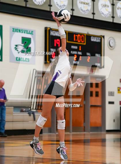 Thumbnail 3 in Terre Haute North Vigo vs. Brownsburg (IHSAA 4A Sectional Semifinal) photogallery.