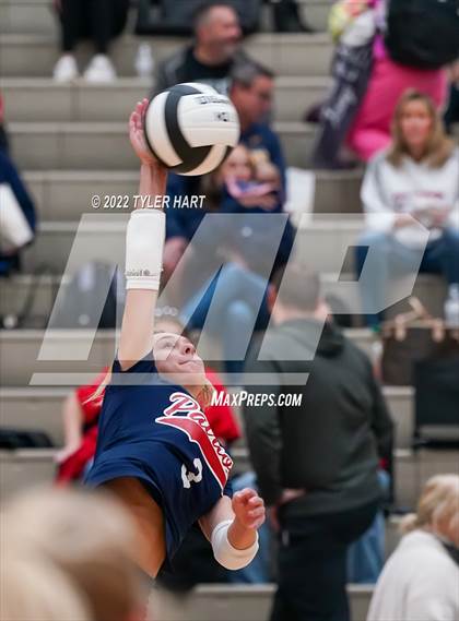 Thumbnail 2 in Terre Haute North Vigo vs. Brownsburg (IHSAA 4A Sectional Semifinal) photogallery.