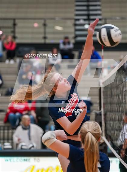 Thumbnail 3 in Terre Haute North Vigo vs. Brownsburg (IHSAA 4A Sectional Semifinal) photogallery.