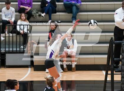 Thumbnail 3 in Terre Haute North Vigo vs. Brownsburg (IHSAA 4A Sectional Semifinal) photogallery.