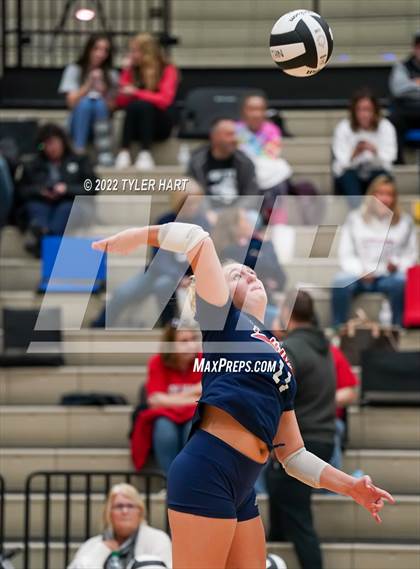 Thumbnail 2 in Terre Haute North Vigo vs. Brownsburg (IHSAA 4A Sectional Semifinal) photogallery.