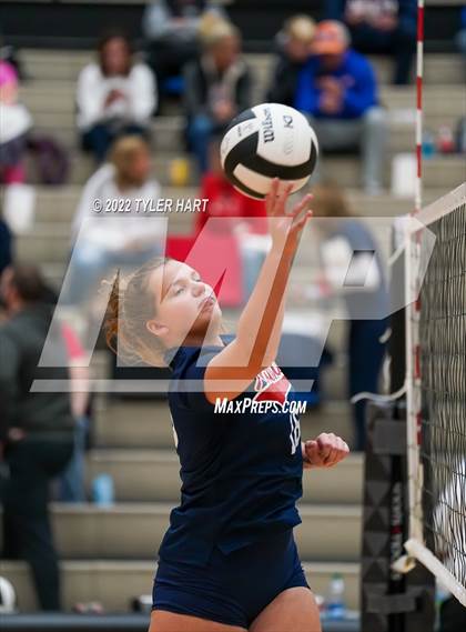 Thumbnail 1 in Terre Haute North Vigo vs. Brownsburg (IHSAA 4A Sectional Semifinal) photogallery.