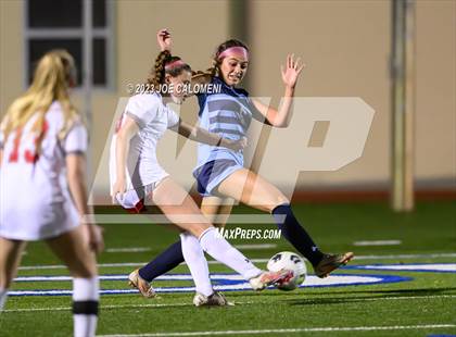 Thumbnail 3 in Johnson vs Lee photogallery.