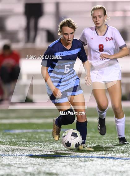 Thumbnail 3 in Johnson vs Lee photogallery.
