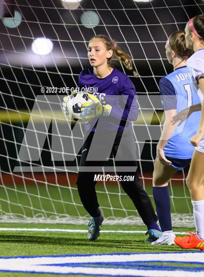 Thumbnail 2 in Johnson vs Lee photogallery.