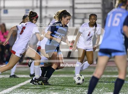 Thumbnail 2 in Johnson vs Lee photogallery.