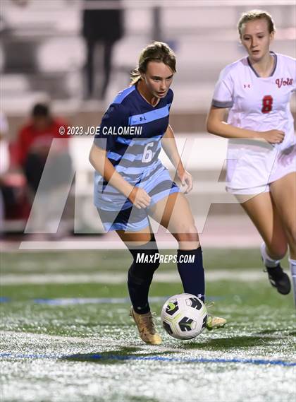 Thumbnail 2 in Johnson vs Lee photogallery.