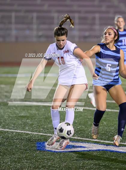 Thumbnail 2 in Johnson vs Lee photogallery.