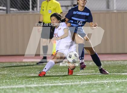 Thumbnail 2 in Johnson vs Lee photogallery.
