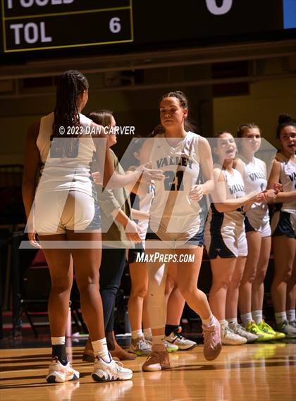 Thumbnail 1 in Ardsly vs Putnam Valley (NYSPHSAA Section 1 Class B Semifinal) photogallery.