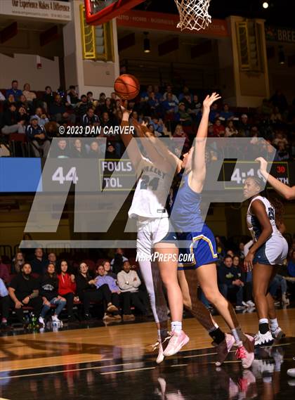 Thumbnail 1 in Ardsly vs Putnam Valley (NYSPHSAA Section 1 Class B Semifinal) photogallery.