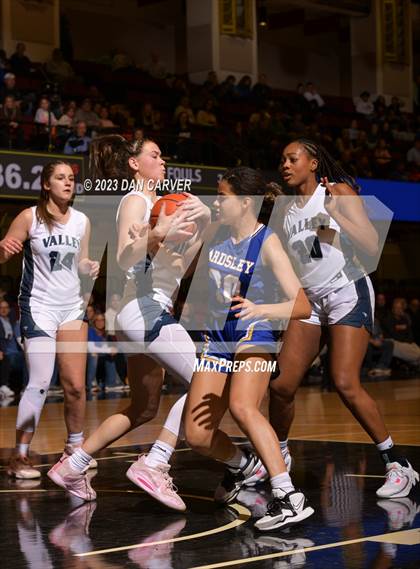 Thumbnail 1 in Ardsly vs Putnam Valley (NYSPHSAA Section 1 Class B Semifinal) photogallery.