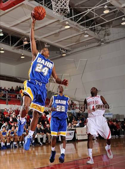 Thumbnail 2 in Mater Dei vs. Gahr (2009 Pangos Dream Classic) photogallery.