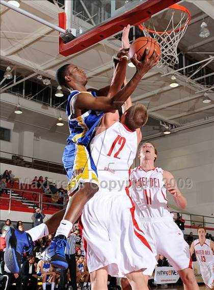 Thumbnail 1 in Mater Dei vs. Gahr (2009 Pangos Dream Classic) photogallery.