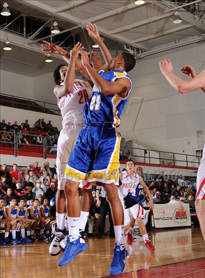 Thumbnail 3 in Mater Dei vs. Gahr (2009 Pangos Dream Classic) photogallery.