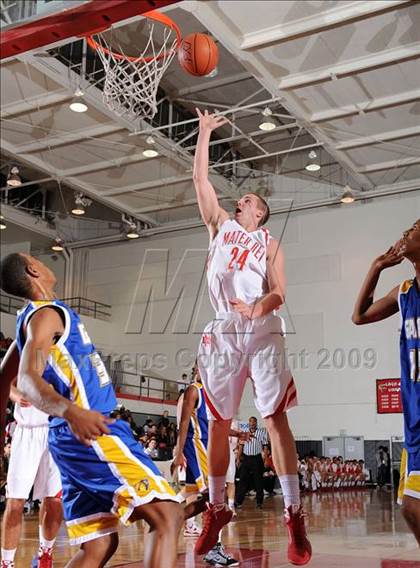 Thumbnail 2 in Mater Dei vs. Gahr (2009 Pangos Dream Classic) photogallery.