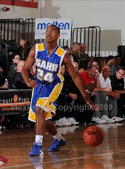 Thumbnail 3 in Mater Dei vs. Gahr (2009 Pangos Dream Classic) photogallery.