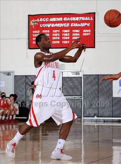 Thumbnail 2 in Mater Dei vs. Gahr (2009 Pangos Dream Classic) photogallery.