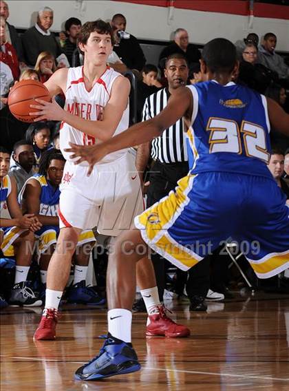 Thumbnail 1 in Mater Dei vs. Gahr (2009 Pangos Dream Classic) photogallery.