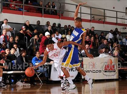 Thumbnail 1 in Mater Dei vs. Gahr (2009 Pangos Dream Classic) photogallery.