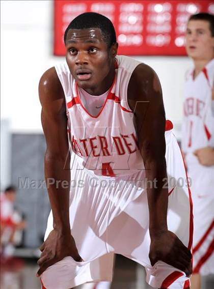 Thumbnail 1 in Mater Dei vs. Gahr (2009 Pangos Dream Classic) photogallery.