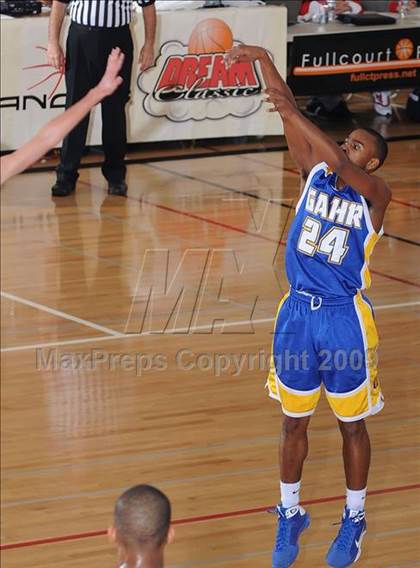 Thumbnail 1 in Mater Dei vs. Gahr (2009 Pangos Dream Classic) photogallery.