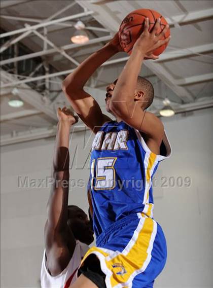 Thumbnail 1 in Mater Dei vs. Gahr (2009 Pangos Dream Classic) photogallery.