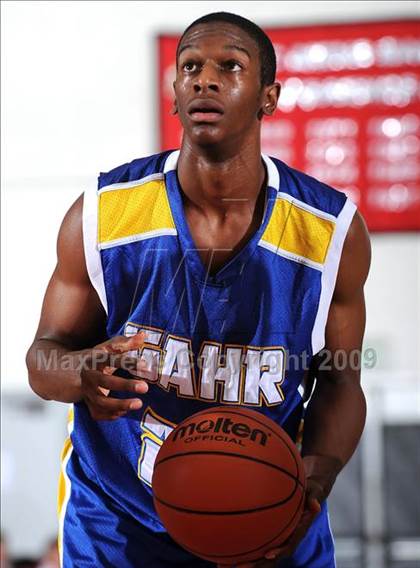 Thumbnail 2 in Mater Dei vs. Gahr (2009 Pangos Dream Classic) photogallery.