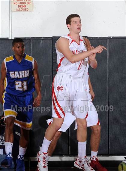 Thumbnail 3 in Mater Dei vs. Gahr (2009 Pangos Dream Classic) photogallery.