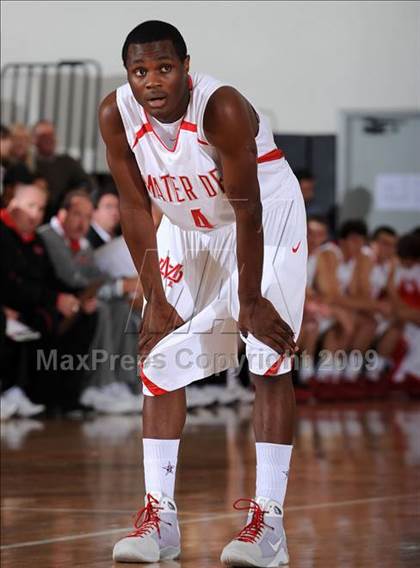 Thumbnail 1 in Mater Dei vs. Gahr (2009 Pangos Dream Classic) photogallery.