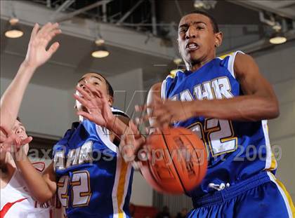 Thumbnail 3 in Mater Dei vs. Gahr (2009 Pangos Dream Classic) photogallery.