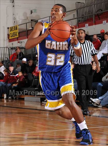 Thumbnail 2 in Mater Dei vs. Gahr (2009 Pangos Dream Classic) photogallery.