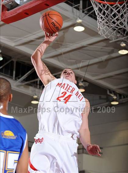 Thumbnail 3 in Mater Dei vs. Gahr (2009 Pangos Dream Classic) photogallery.