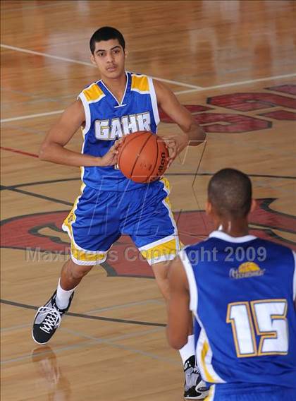Thumbnail 3 in Mater Dei vs. Gahr (2009 Pangos Dream Classic) photogallery.