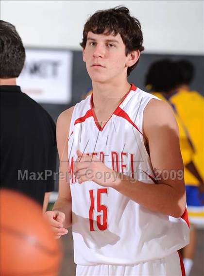 Thumbnail 2 in Mater Dei vs. Gahr (2009 Pangos Dream Classic) photogallery.