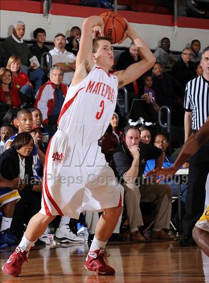 Thumbnail 1 in Mater Dei vs. Gahr (2009 Pangos Dream Classic) photogallery.