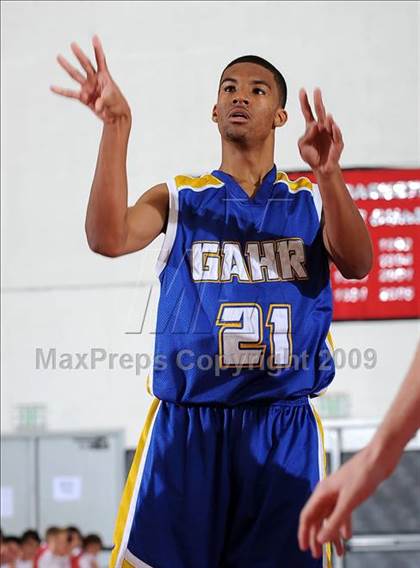 Thumbnail 2 in Mater Dei vs. Gahr (2009 Pangos Dream Classic) photogallery.
