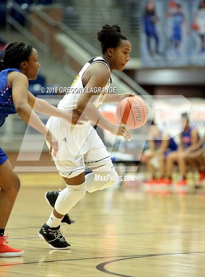 Thumbnail 3 in Amarillo vs. Bowie photogallery.