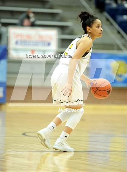 Thumbnail 2 in Amarillo vs. Bowie photogallery.