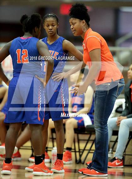Thumbnail 3 in Amarillo vs. Bowie photogallery.