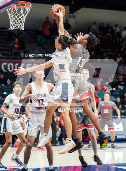 Thumbnail 2 in Dublin vs. Modesto Christian (MaxPreps MLK Classic) photogallery.