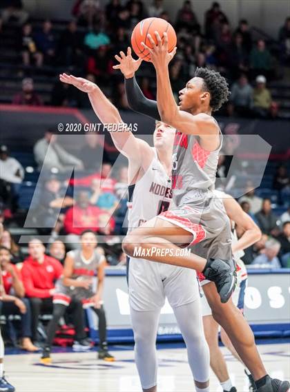 Thumbnail 3 in Dublin vs. Modesto Christian (MaxPreps MLK Classic) photogallery.