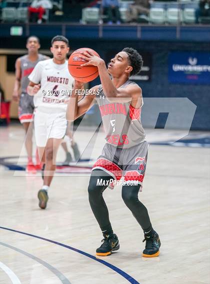Thumbnail 1 in Dublin vs. Modesto Christian (MaxPreps MLK Classic) photogallery.