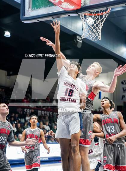 Thumbnail 2 in Dublin vs. Modesto Christian (MaxPreps MLK Classic) photogallery.
