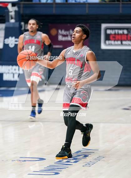 Thumbnail 3 in Dublin vs. Modesto Christian (MaxPreps MLK Classic) photogallery.