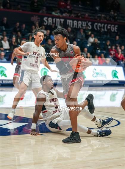 Thumbnail 2 in Dublin vs. Modesto Christian (MaxPreps MLK Classic) photogallery.