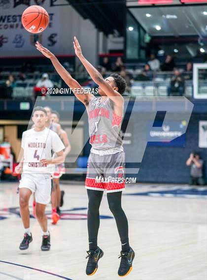 Thumbnail 2 in Dublin vs. Modesto Christian (MaxPreps MLK Classic) photogallery.