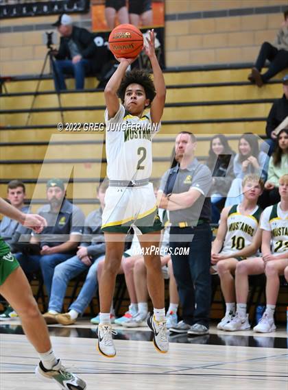 Thumbnail 2 in San Marin vs. Archie Williams (Windsor Holiday Shootout) photogallery.