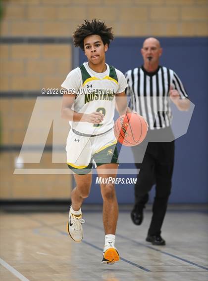 Thumbnail 2 in San Marin vs. Archie Williams (Windsor Holiday Shootout) photogallery.