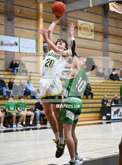 Thumbnail 1 in San Marin vs. Archie Williams (Windsor Holiday Shootout) photogallery.